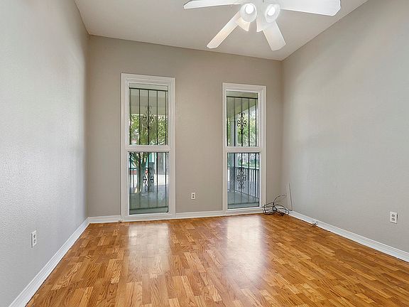 4th image of 1837 Peniston St #1837