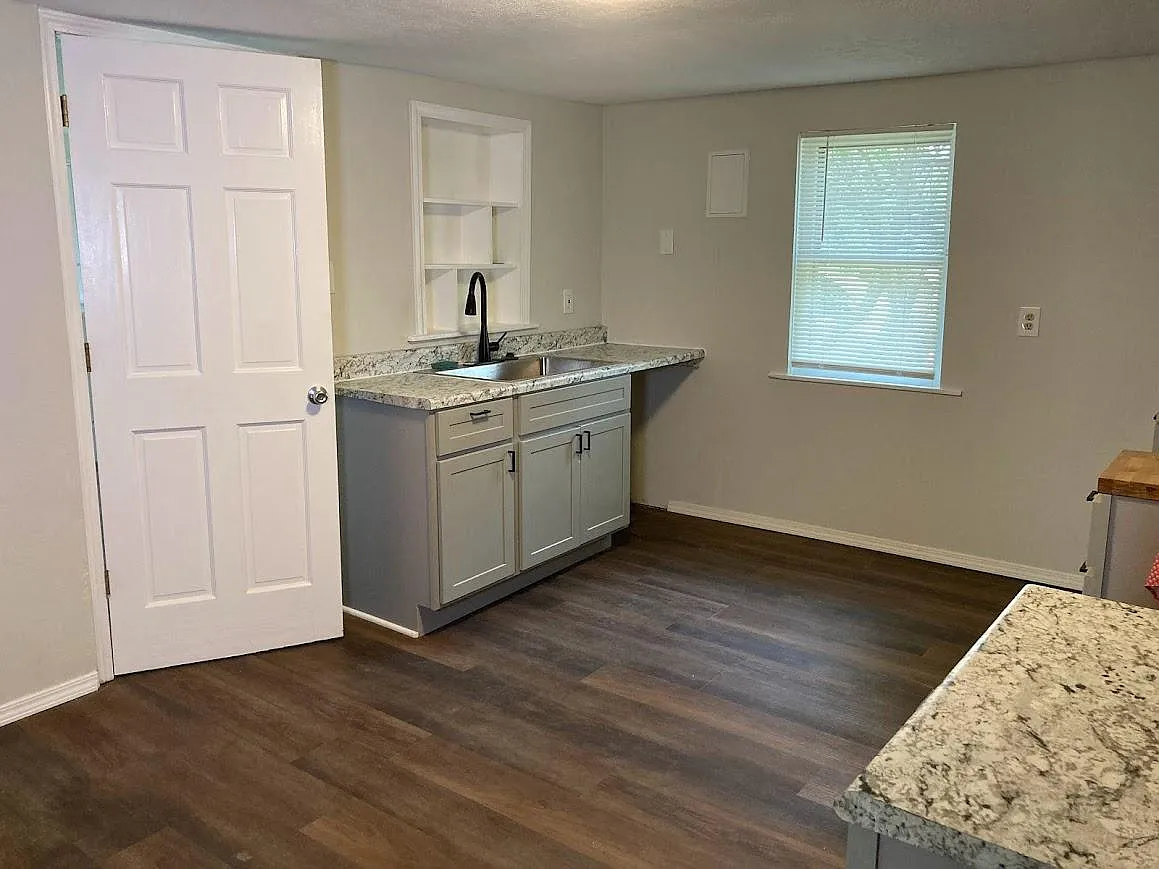 2 bed, 1032 sqft, $1,150 — Photo 1