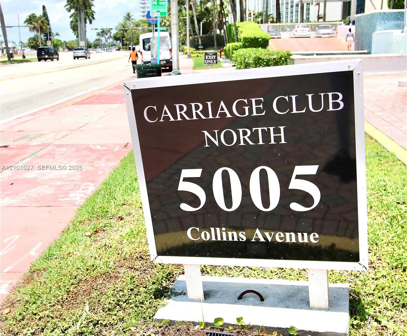 The Carriage Club North C — Photo 2