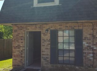 117 Country Ln, Lafayette, LA 70508