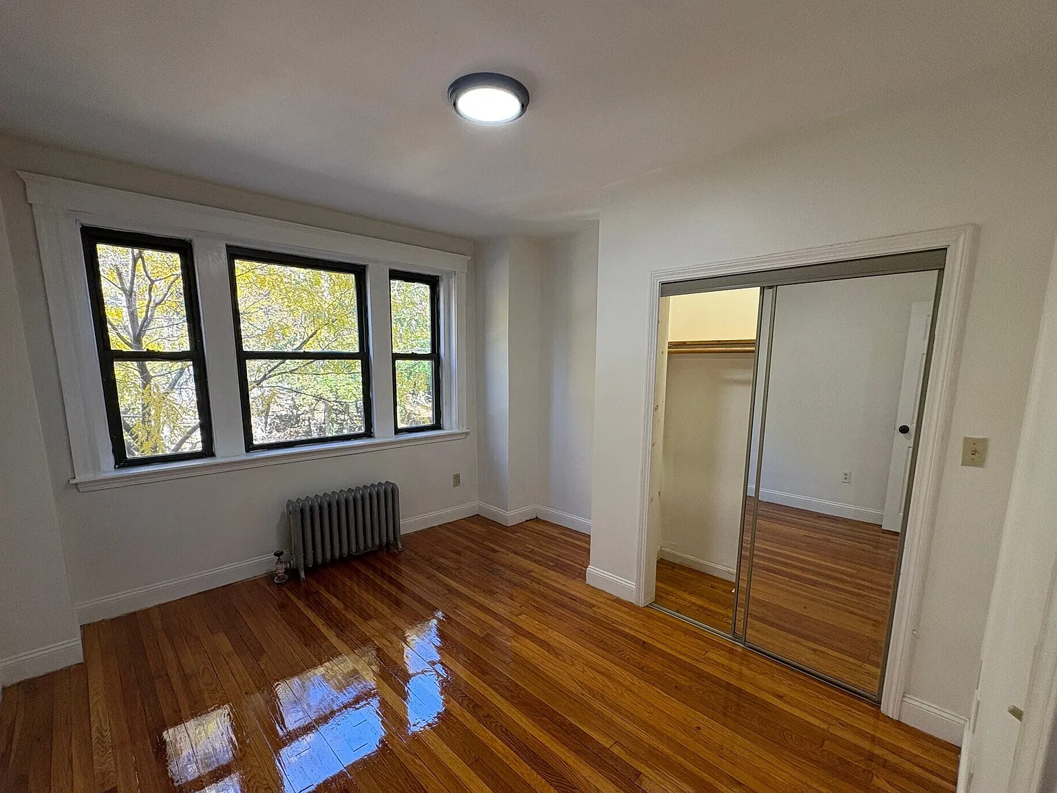 4 bed, 999 sqft, $3,450 — Photo 4