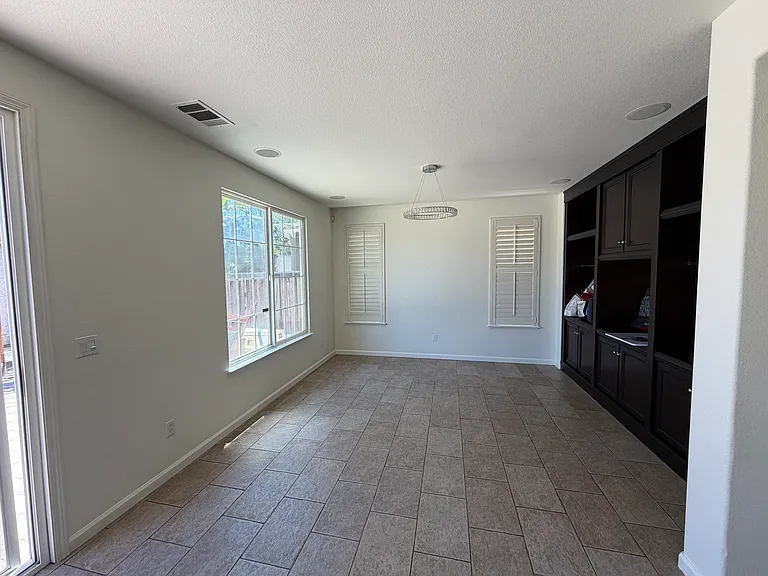 2025 Bright Willow Cir — Photo 7
