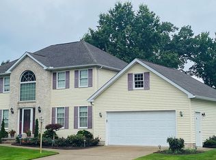 1310 Timber Ridge Dr, Erie, PA 16509