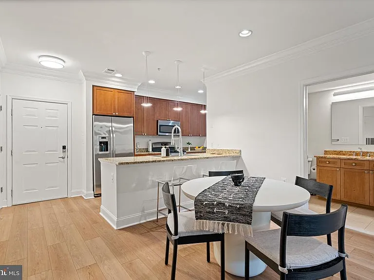 1115 Cameron St #101 — Photo 5