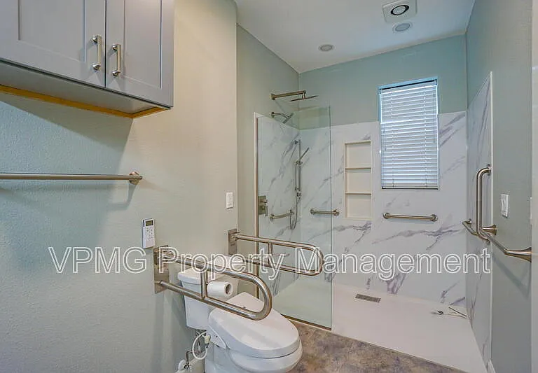1403 SE 194th Pl — Photo 13