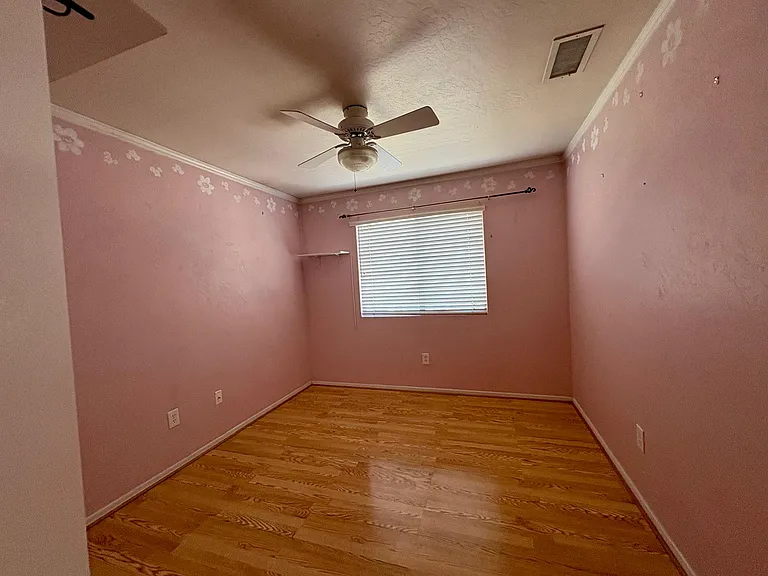 326 N Pioneer St — Photo 34