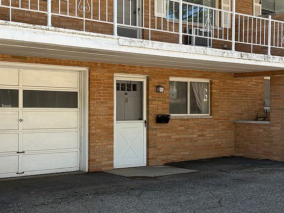 3rd image of 148 Applegrove St NE #5