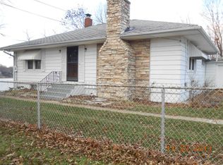 125 Sportsman Club Rd, Danville, IL 61832