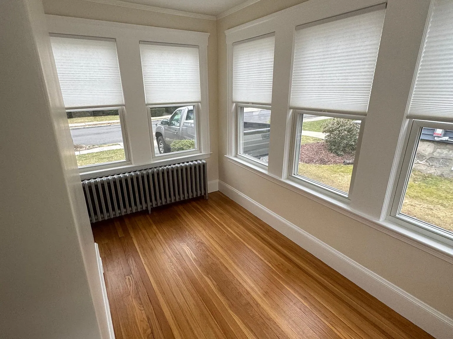 3 bed, 1.5 bath, 1316 sqft, $4,500 — Photo 4