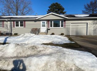 107 Anderson St, Manchester, IA 52057