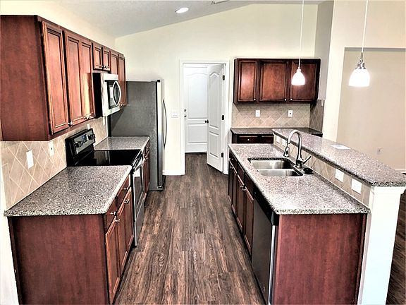 4th image of 75323 Ravenwood Dr