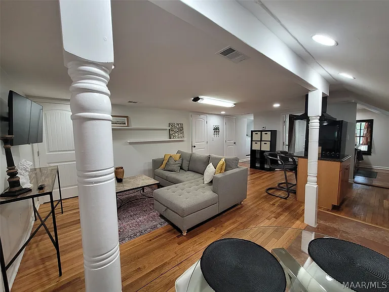 2137 Madison Ave — Photo 10