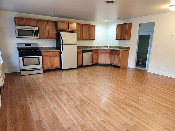 5th image of 3543 Carman Rd