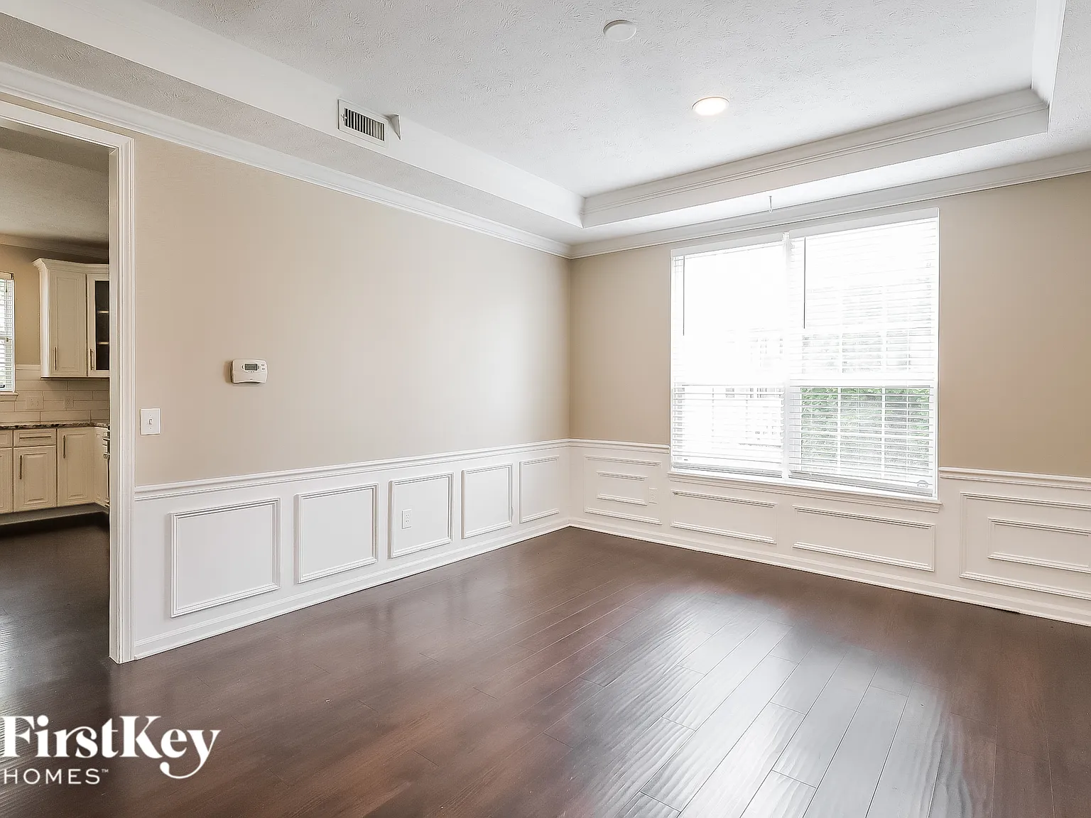 4 bed, 2.5 bath, 2406 sqft, $2,610 — Photo 4