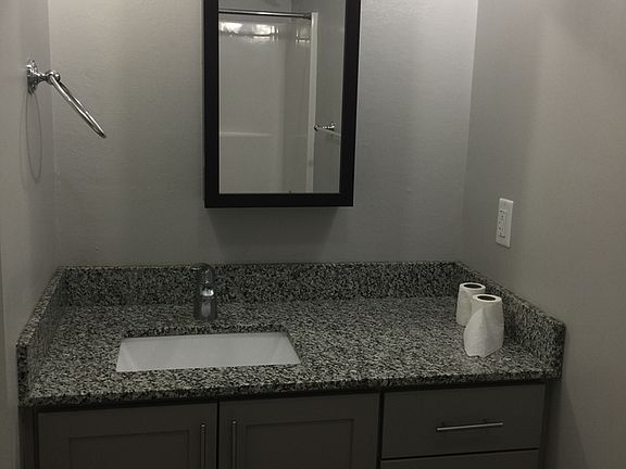 5th image of 601 S 5th St APT 301