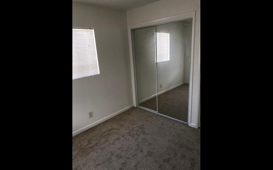 2nd image of 216 W Carroll Ave