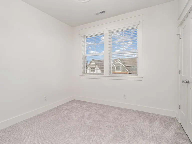 712 Caraway Ln — Photo 11
