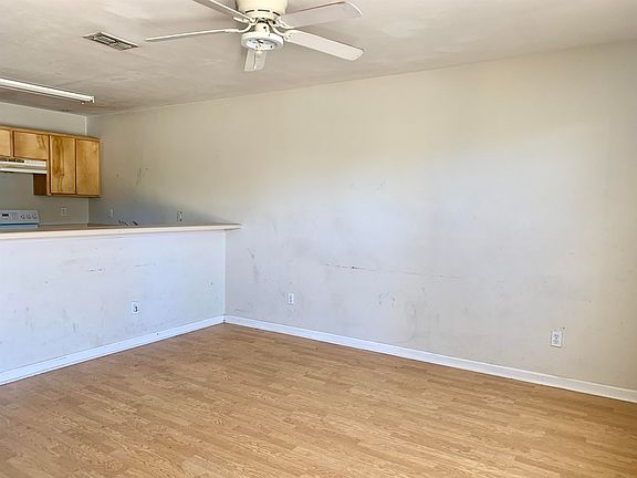 4th image of 408 W Carolina St