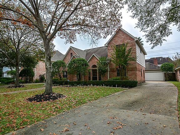2nd image of 20239 Brondesbury Dr