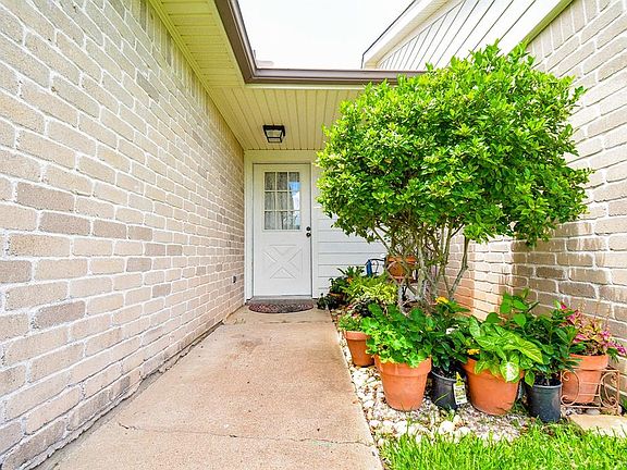 The home has been lovingly maintained -- lets go in and take a look.