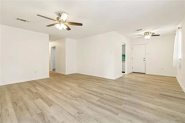 3 bed, 2.0 bath, 1200 sqft, $1,800 — Photo 4