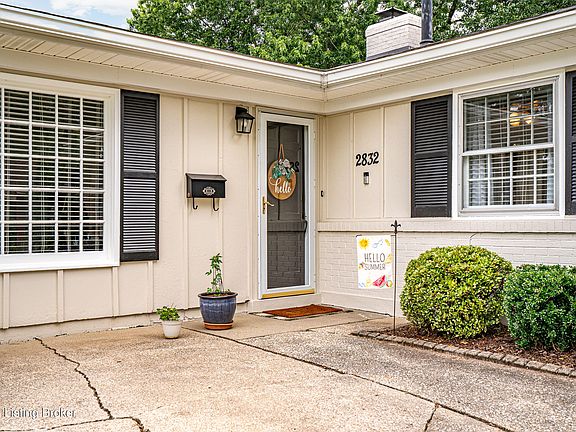 3rd image of 2832 Rockhaven Ave