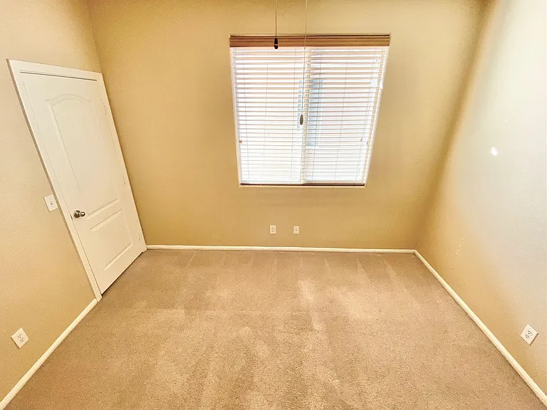 8836 Palm Creek Ct — Photo 7