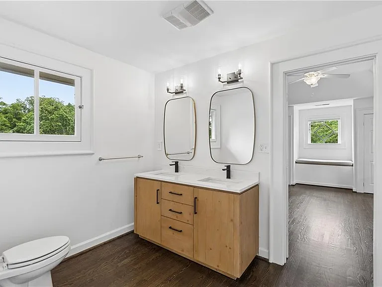 816 Virgil St NE — Photo 29