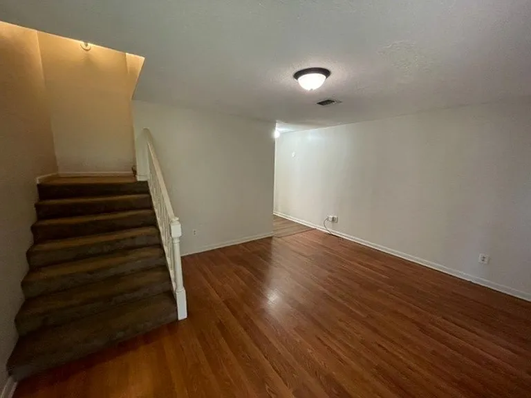 200 Loire Ave — Photo 3