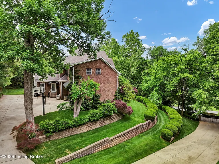 560 N Hubbards Ln — Photo 70