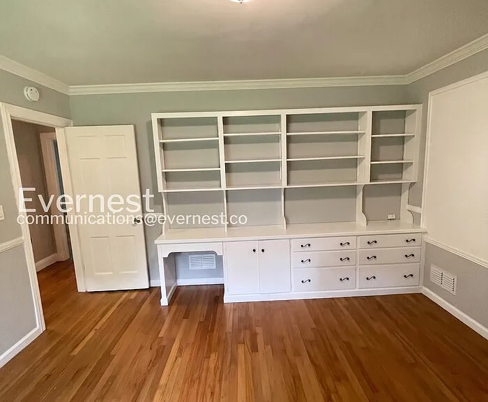 570 Hawkins Dr — Photo 11