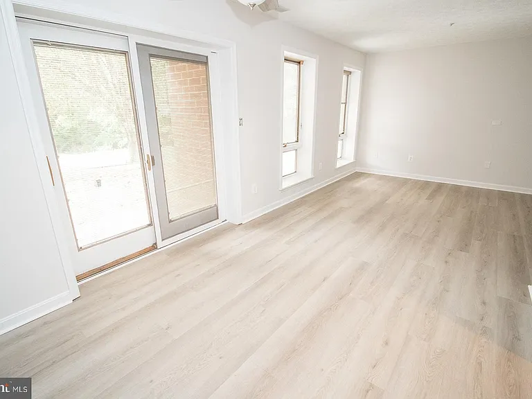 44792 Locust Ridge Ct #850 — Photo 3