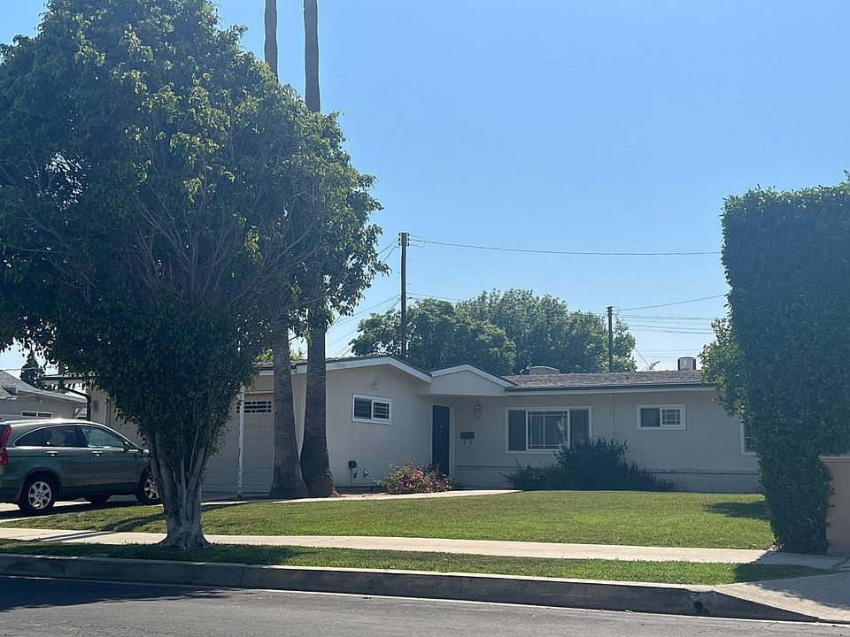 2nd image of 10341 Densmore Ave