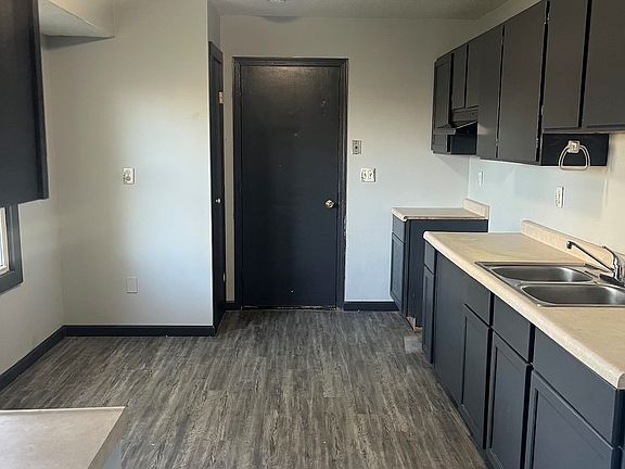 2nd image of 208 Logan St
