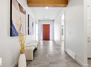 6619 123rd St NW, Edmonton, AB T6H 3T3