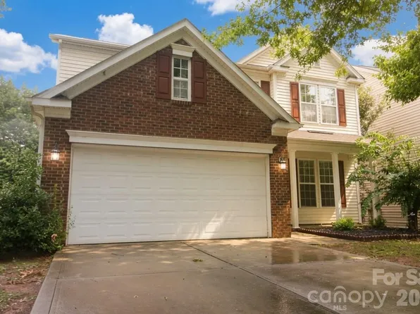 1573 Wilburn Park Ln, Charlotte, NC 28269