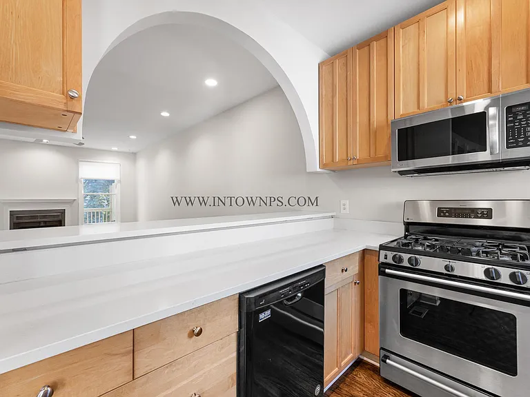 657 Park Village Dr NE — Photo 5
