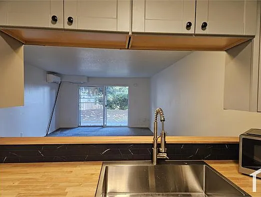 2 bed, 860 sqft, $1,800 — Photo 2