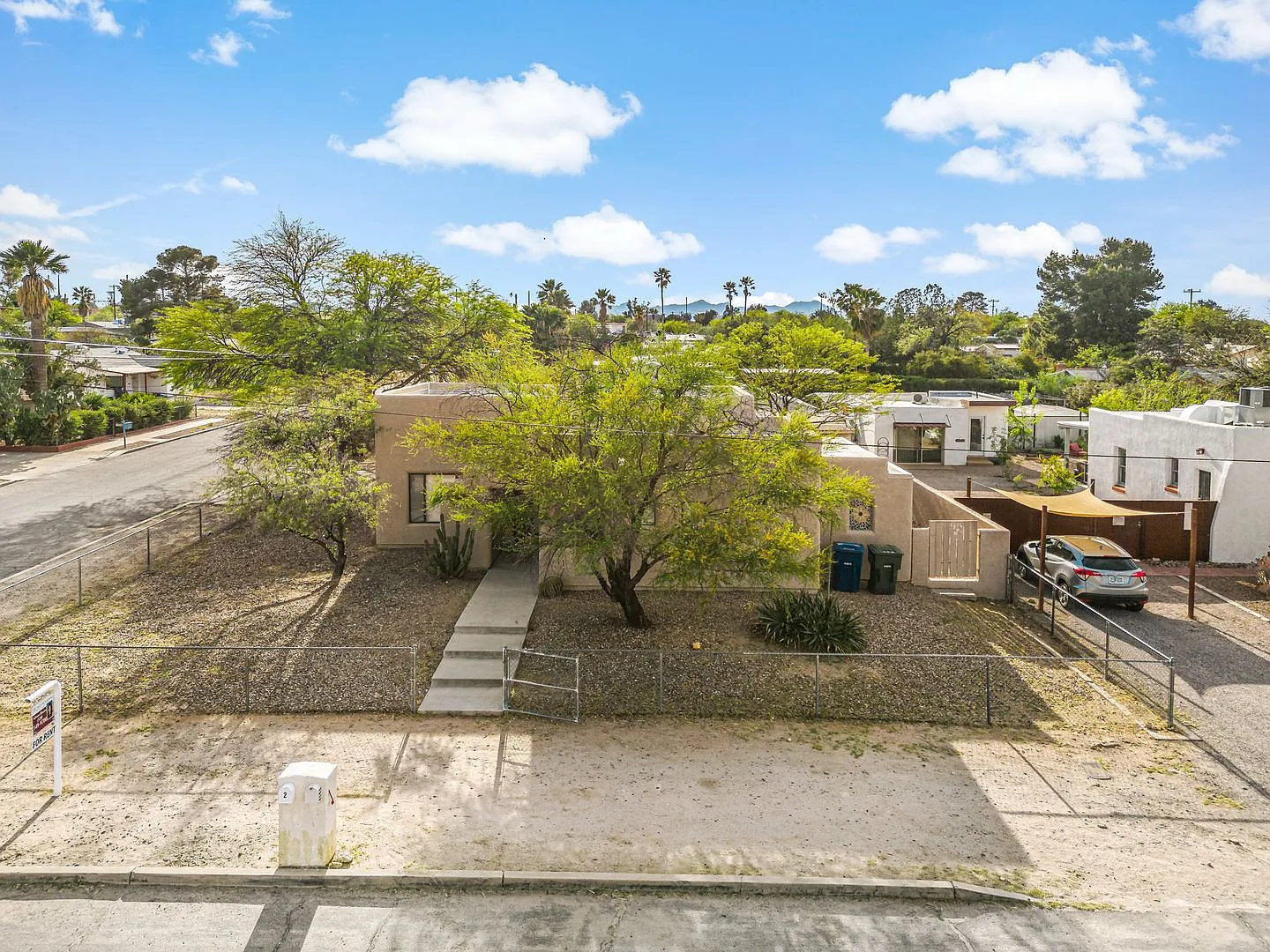 Large Home with 4 bedrooms in Central Tucson! — Photo 4