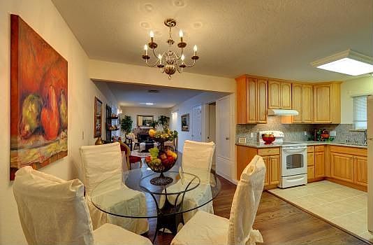 Dining Spacious Dining Room