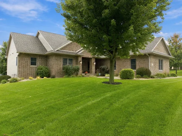 4558 William Dr, Waterloo, IA 50701
