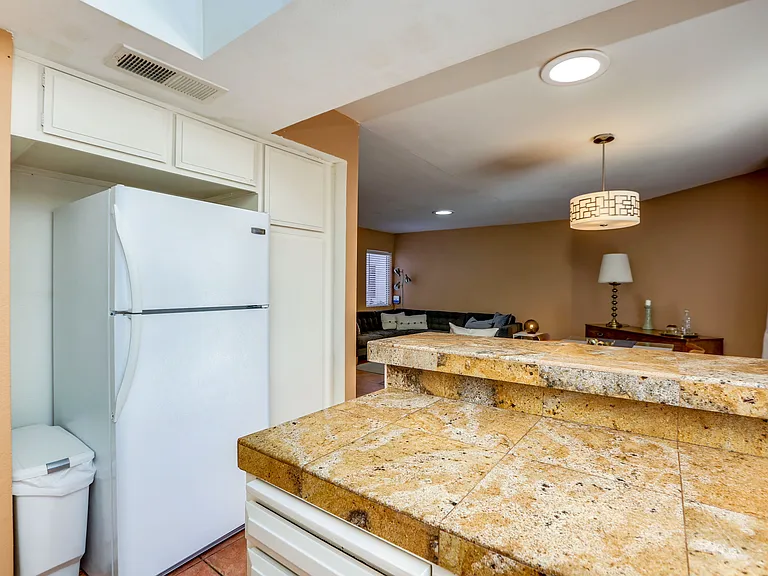 1434 S Camino Real — Photo 9