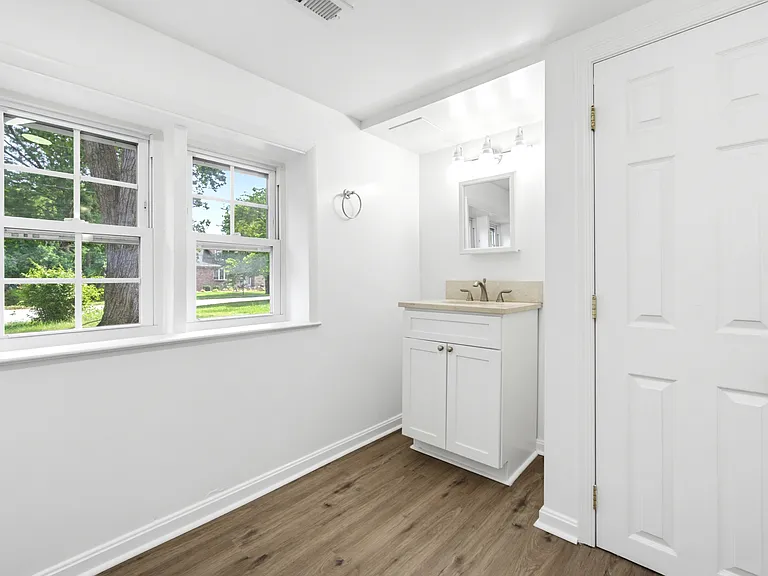 8129 Woodholme Cir #A — Photo 18