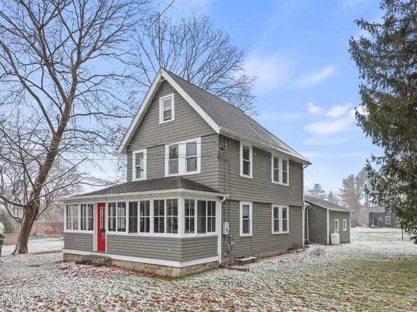155 Laurel St, Lee, MA 01238