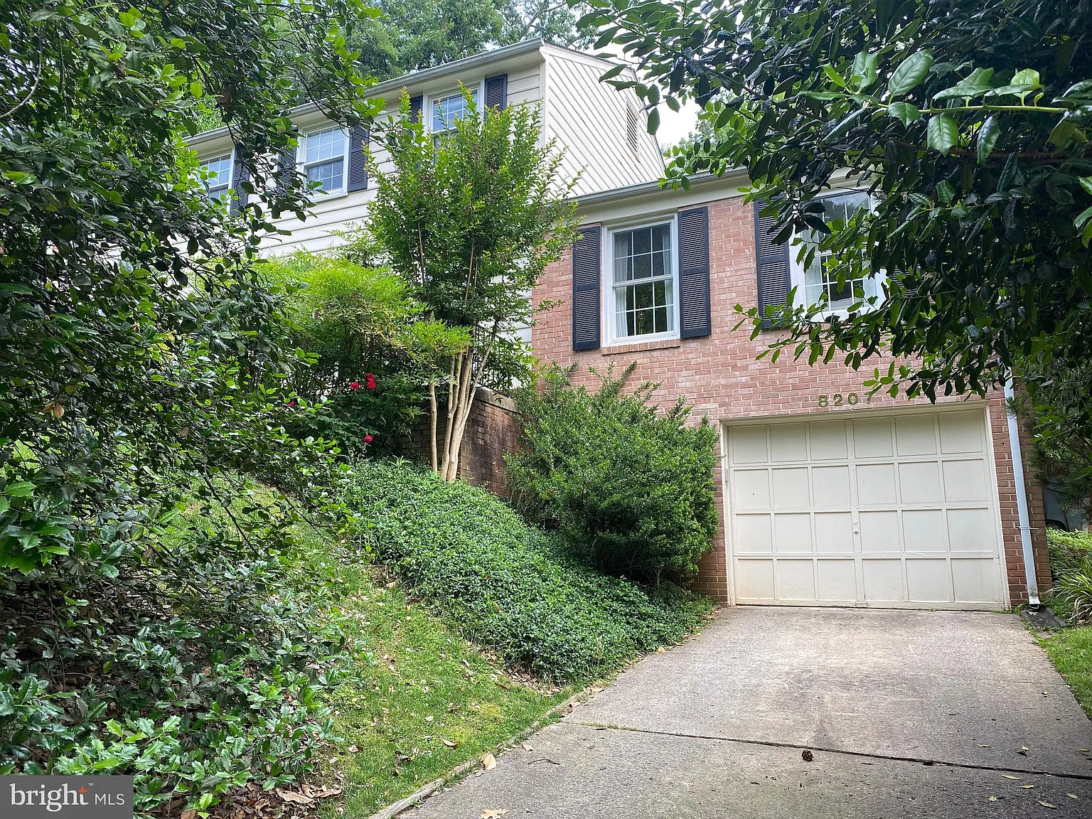 5 bed, 2214 sqft, $4,750 — Photo 1