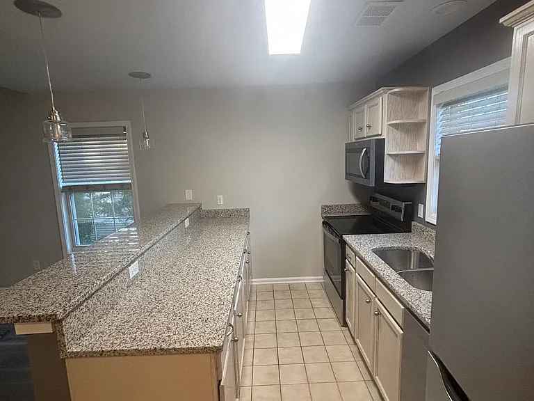 Colonial Dr — Photo 11