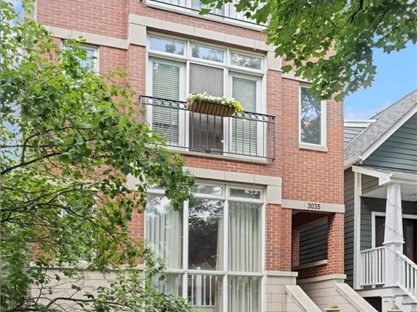 3035 N Seminary Ave #2, Chicago, IL 60657