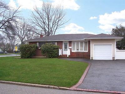 88 Fairview Avenue, Deer Park, NY, 11729