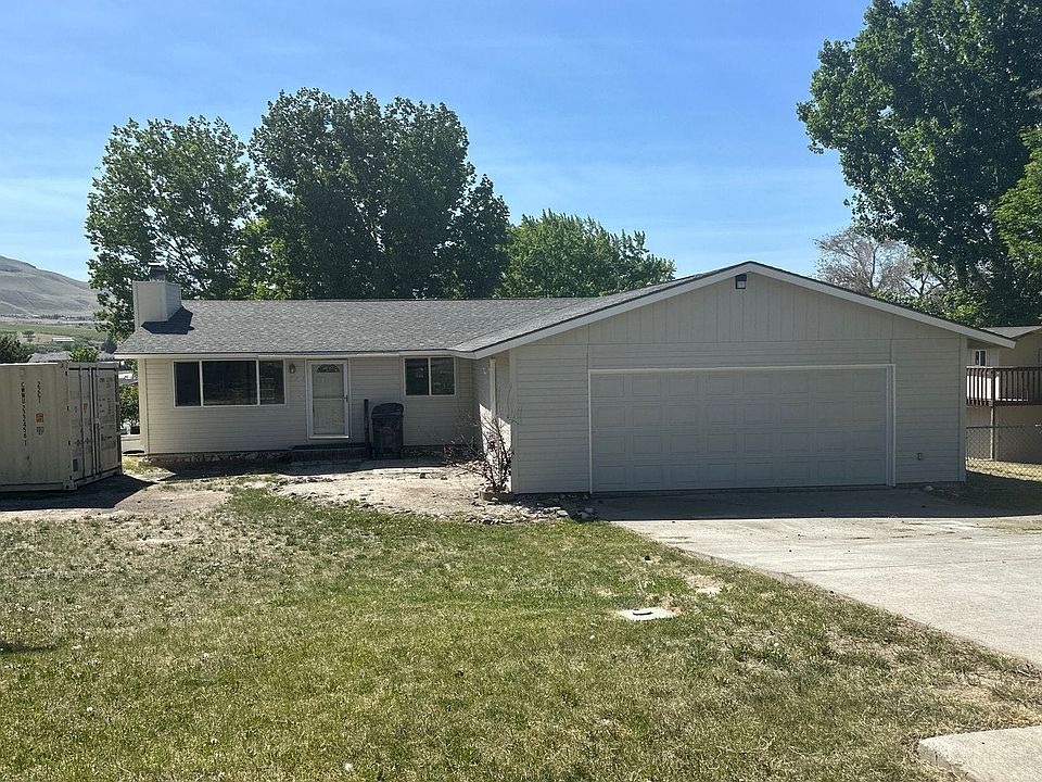 1st image of 701 W 13th St