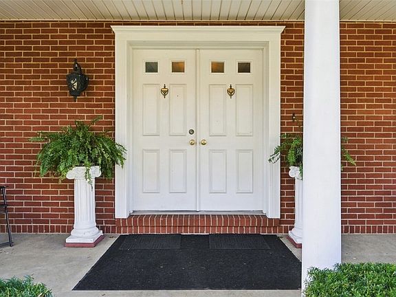 5th image of 206 Bluegrass Dr